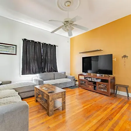 Cozy 3Br With Workspaces And Laundry